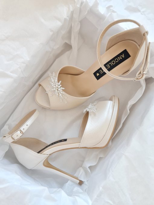 sandale mireasa crem cu accesorii